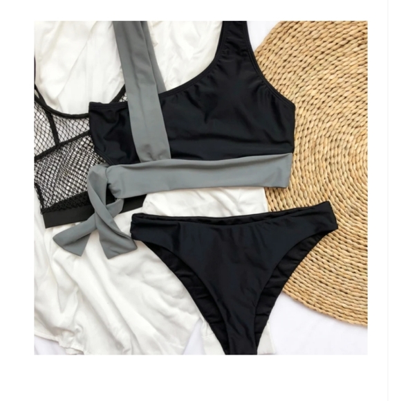 🆕️ Black & Gray Contrast Bikini - Picture 3 of 15